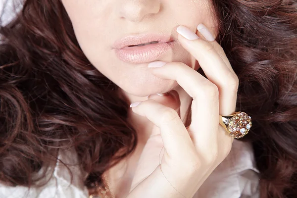 Gezicht brunette meisje close-up — Stockfoto