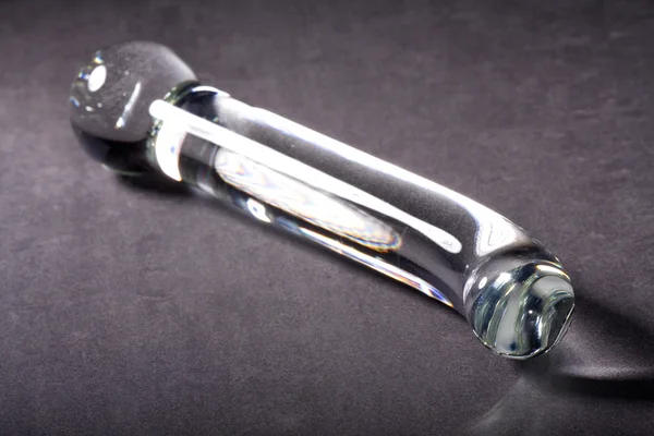 büyük bir yapay penis