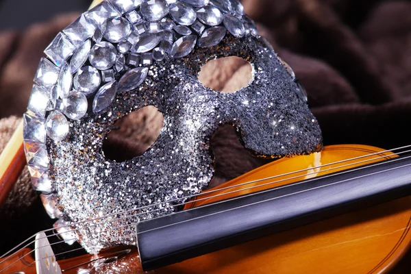 Fiddle with mask — Stock Photo, Image