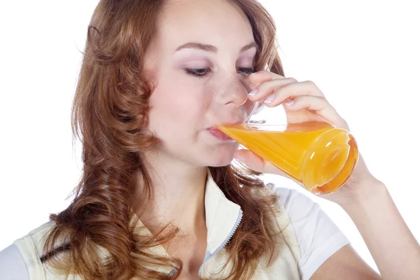 Frau trinkt — Stockfoto