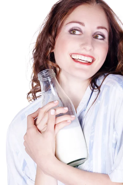 Aantrekkelijke brunette met melk — Stockfoto
