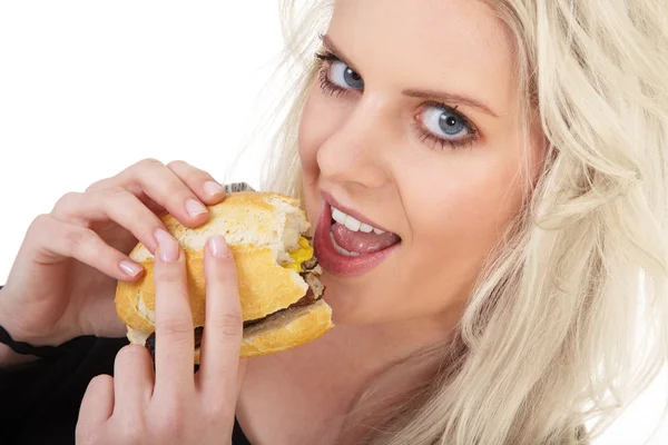 Женщина с гамбургером — стоковое фото