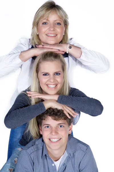 Hijo e hija con su madre — Foto de Stock