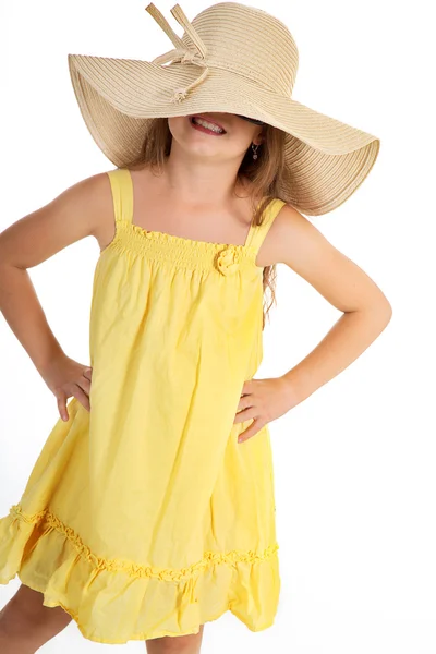 Chica joven posando con vestido de verano — Foto de Stock