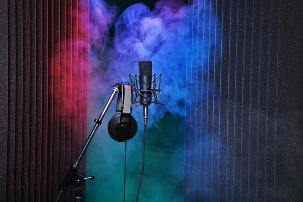 Studio microphone — Stock Photo, Image