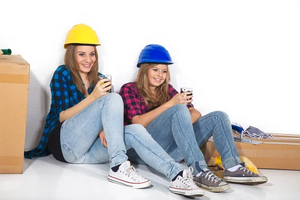 Two girls relax after work — Stock Photo, Image