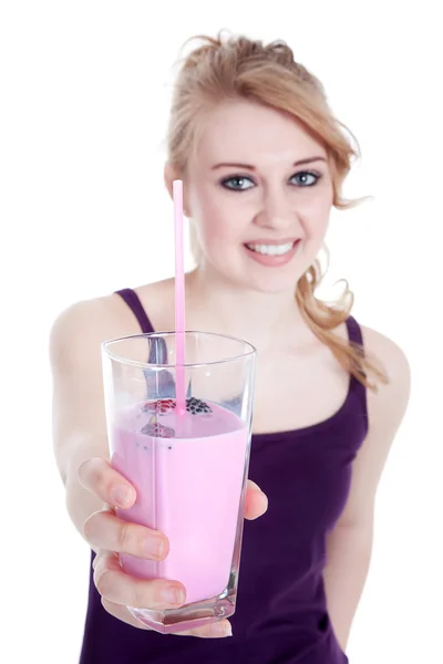 Junge Frau trinkt Milch mit dem Sport — Stockfoto