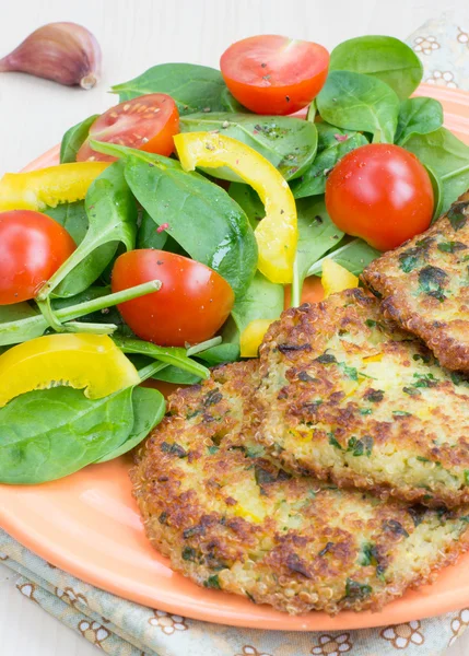 Quinoa fritters and salad — Stock Photo, Image