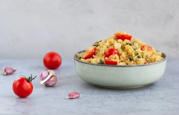 Recette Saine Quinoa Végétarien Avec Tomate Épinards Ail Sur Fond — Photo