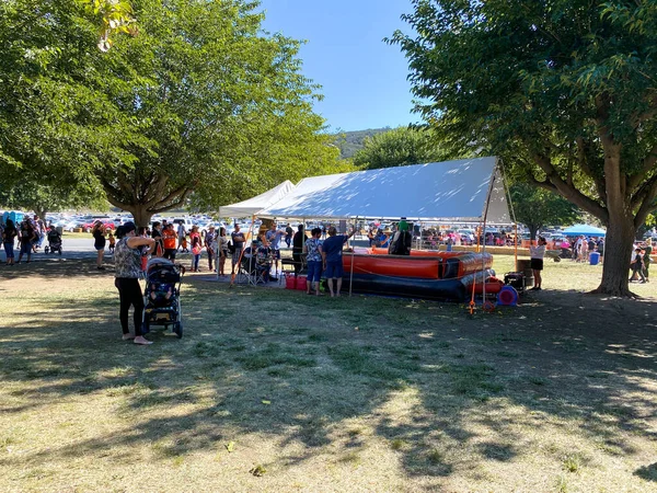 Mevsimlik maceralar balkabağı tarlası festivali. San Diego 'daki aileler için yiyecek standı ve binicilik