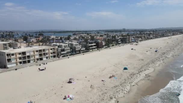 Vista aérea de Mission Bay y playas en San Diego, California. Estados Unidos. — Vídeos de Stock