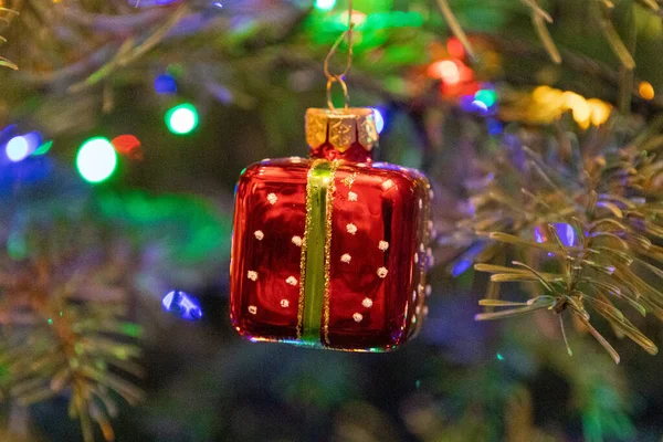 Árvore de Natal luzes e ornamento — Fotografia de Stock