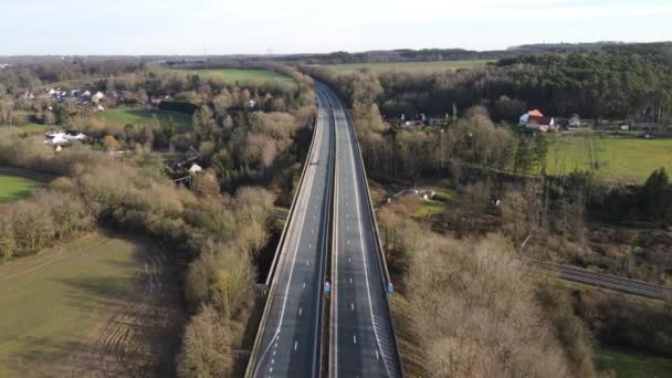 Vista aérea da rodovia no sul da Bélgica — Vídeo de Stock