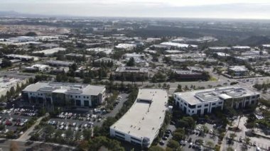 San Diego, California, ABD 'deki sanayi bölgesi ve deponun hava görüntüsü..