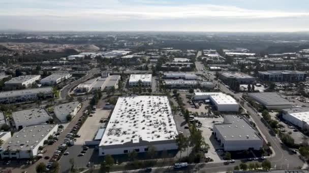Luftaufnahme einer Industriezone und eines Lagerhauses im Süden von San Diego, Kalifornien, USA. — Stockvideo