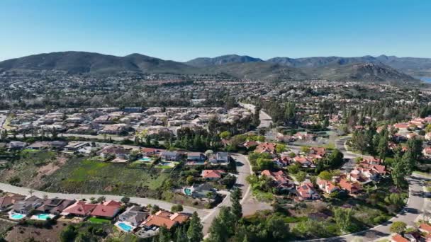 Mittelschicht-Viertel in Südkalifornien aus der Luft. — Stockvideo