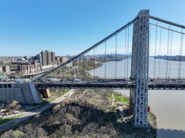 Fort Lee, New Jersey, New York 'taki George Washington Köprüsü' nün havadan görüntüsü. ABD
