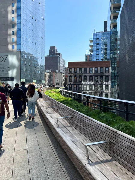 The High Line 1.45 mile long elevated linear park, greenway and rail trail created on a former New York Central Railroad spur —  Fotos de Stock