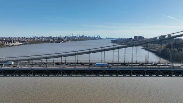 Aerial view of George Washington Bridge in Fort Lee, New Jersey, New York. USA — Vídeos de Stock