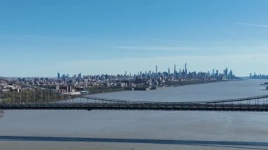 Fort Lee, New Jersey, New York 'taki George Washington Köprüsü' nün havadan görüntüsü. ABD