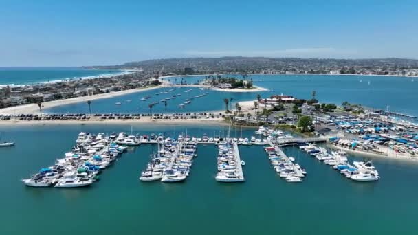 Aerial View Boats Kayaks Mission Bay San Diego California Usa — Vídeos de Stock