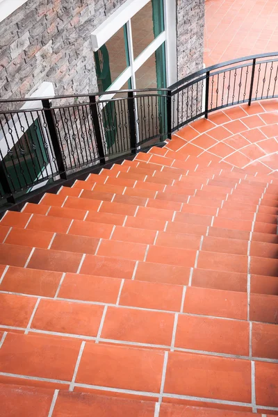 Oranje stenen trap — Stockfoto