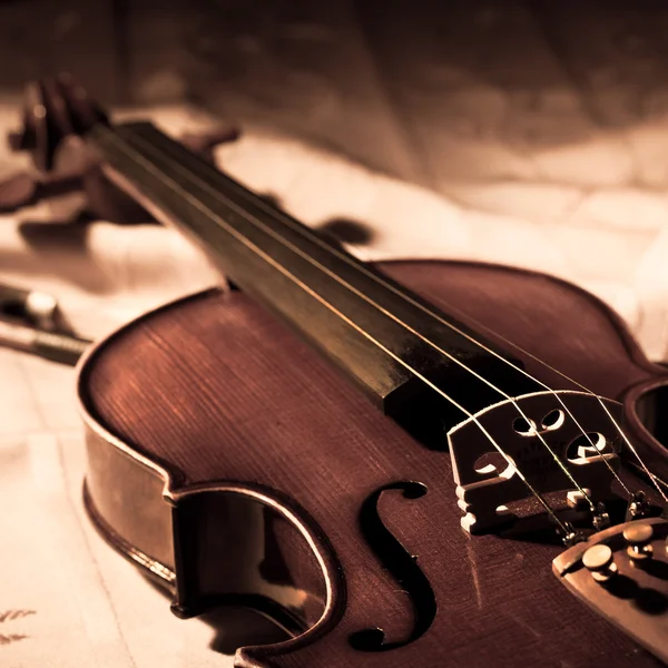 古董小提琴 — 图库照片