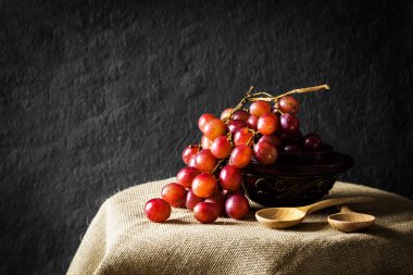 Natürmort kırmızı üzüm