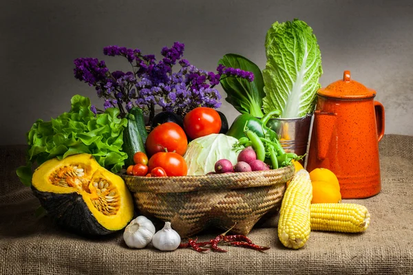 Still life vegetables