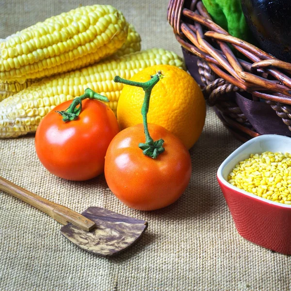 Färska grönsakers stilleben — Stockfoto