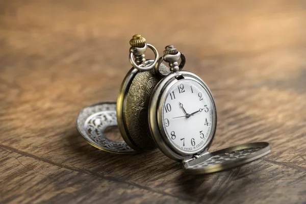 Reloj de bolsillo antiguo — Foto de Stock