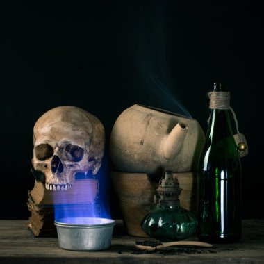 Natürmort kara büyü