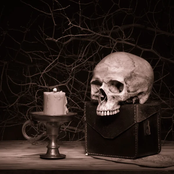 Natürmort kara büyü