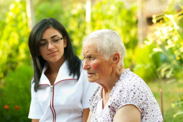 Talking to doctor — Stock Photo, Image