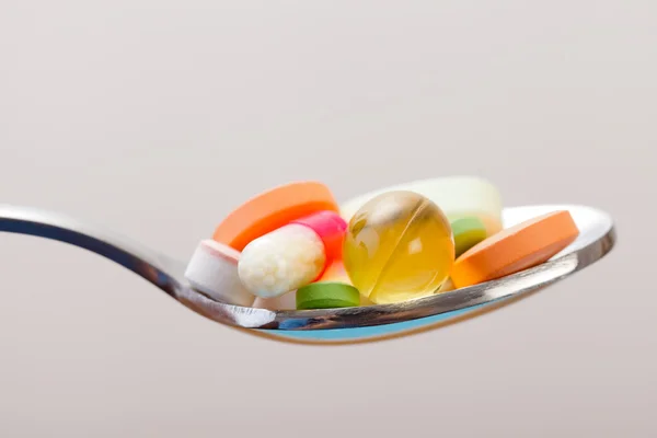 vitamin ve beslenme takviyeleri kaşık