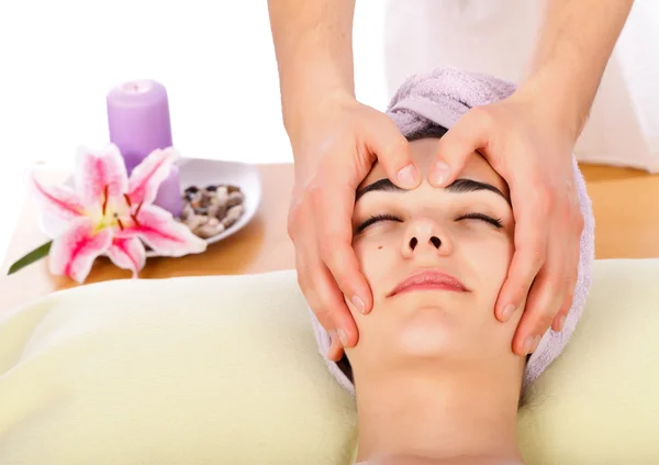 Face Massaging — Stock Photo, Image