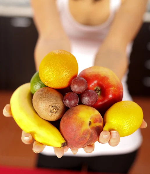 Handfull frukter — Stockfoto