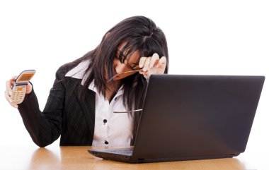 telefon görüşmeleri ile beslenir