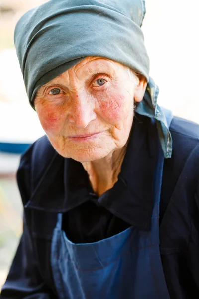 Portret van de bejaarde dame — Stockfoto