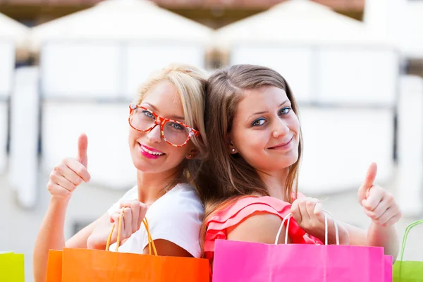Chicas como ir de compras —  Fotos de Stock