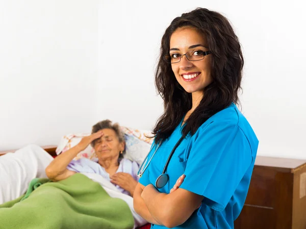 Krankenschwester zu Hause — Stockfoto