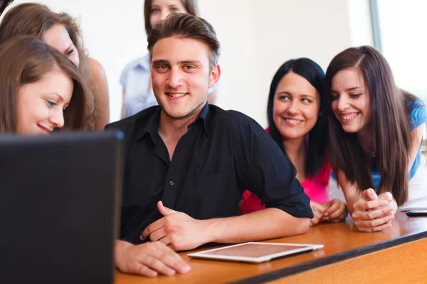 Gelukkige studenten — Stockfoto