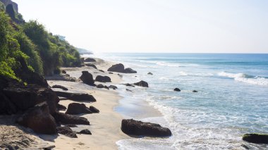 varkala kayalıklarla plaj