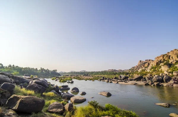 Rzeka Tungabhadra w pobliżu Hampi — Zdjęcie stockowe