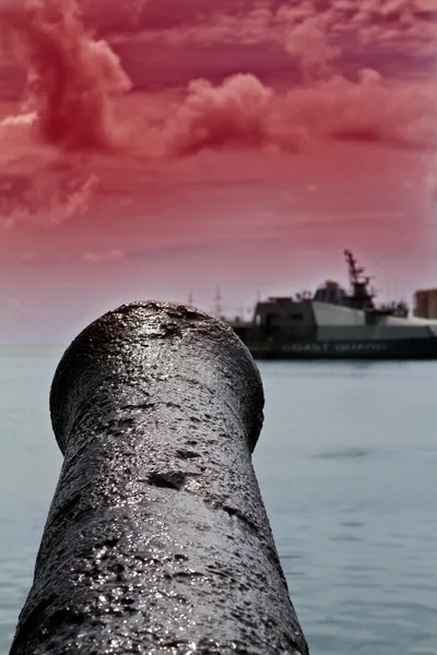 Cannon ve kanlı gökyüzü