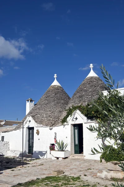 Trulli paese in Alberobello, Italia . — Foto Stock