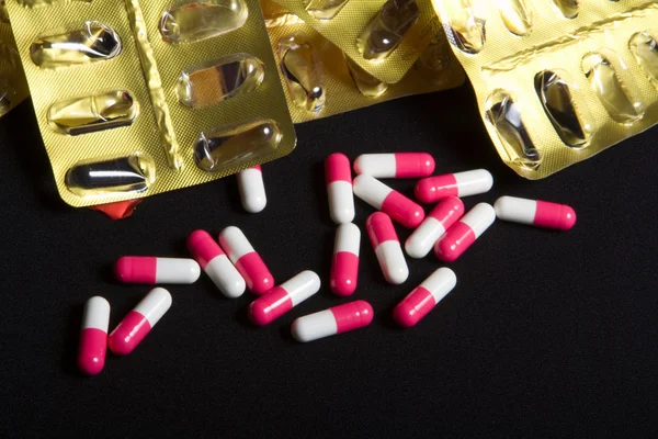 hap ve siyah bir arka plan boş kabarcıklar