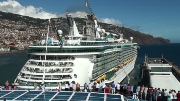 Oberoende hav fartyg cruise — Stockvideo