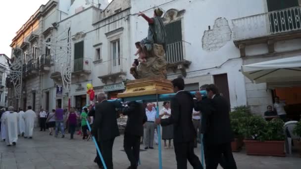 La banda de marcha acompaña la Procesión de Nuestra Señora de la Asunción — Vídeos de Stock