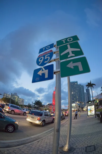 Biscayne Bulvarı, miami: e Interstate 95 ve Havaalanı sola dön